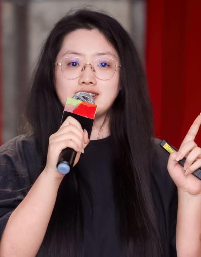 Becca (Liu Xinai)