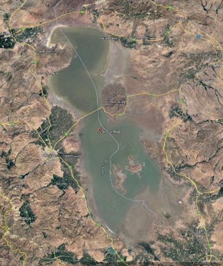 Figure 1: Lake Urmia, December 1984 (left) and December 2020 (right). Source Google Earth.