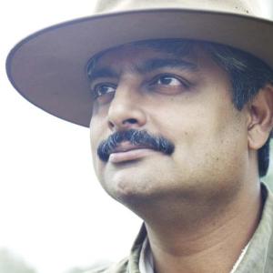 Vivek MENON